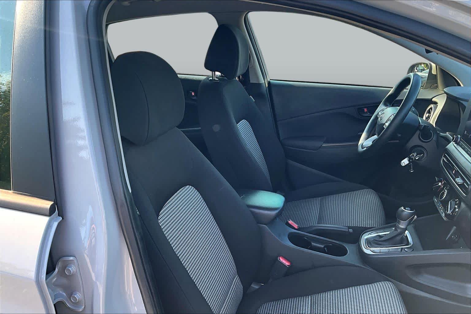 Pre-Owned 2022 Hyundai Kona SE