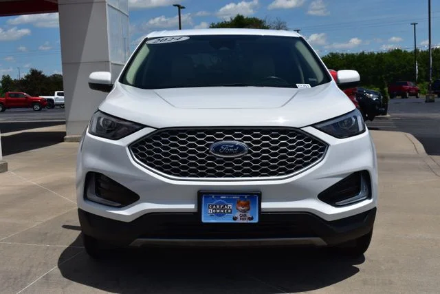 Used 2024 White Ford SEL image 3
