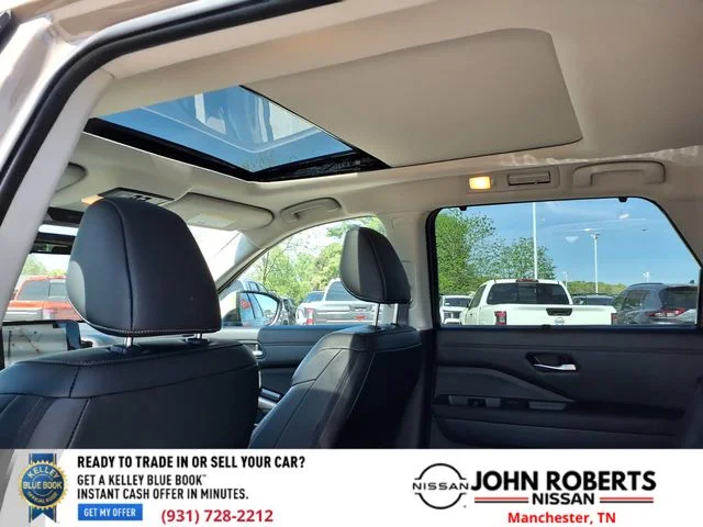 Used 2024 Beige Nissan Platinum image 10