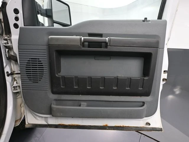 2011 Ford F-350 Super Duty XLT - Photo 37