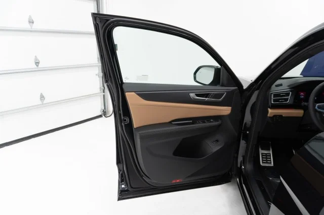 New 2026 Deep Black Pearl Volkswagen 2.0T SEL R-Line Black image 13