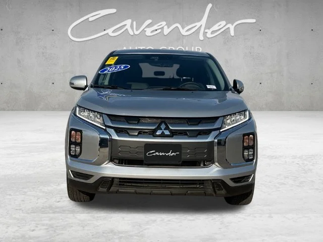Used 2025 Blue Mitsubishi 2.0 SE image 18
