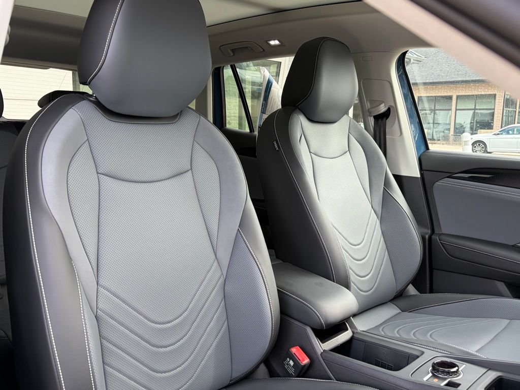 New 2026 Monterey Blue Pearl Volkswagen 2.0T SE image 18