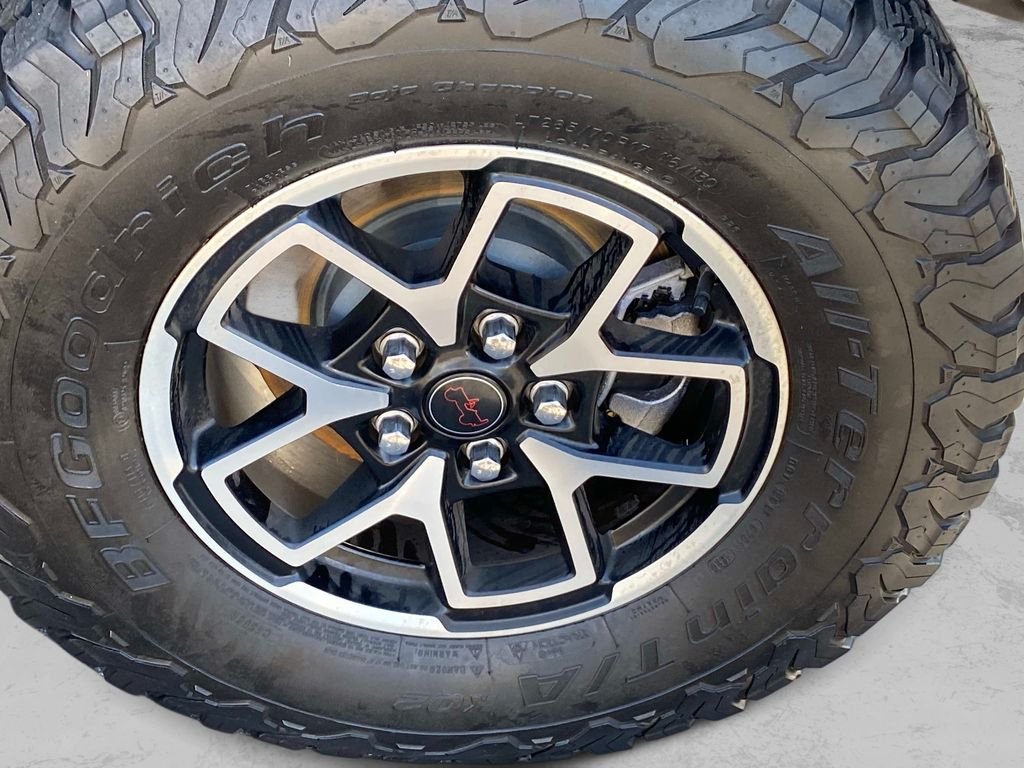 Used 2025 Gray Jeep Rubicon image 34