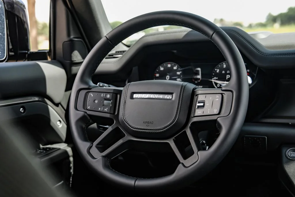 2025 Land Rover Defender V8 - Photo 20