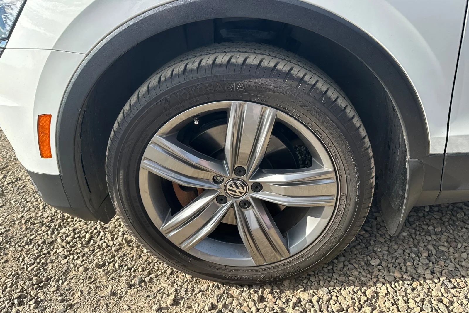 Used 2018 White Volkswagen SEL Premium image 4