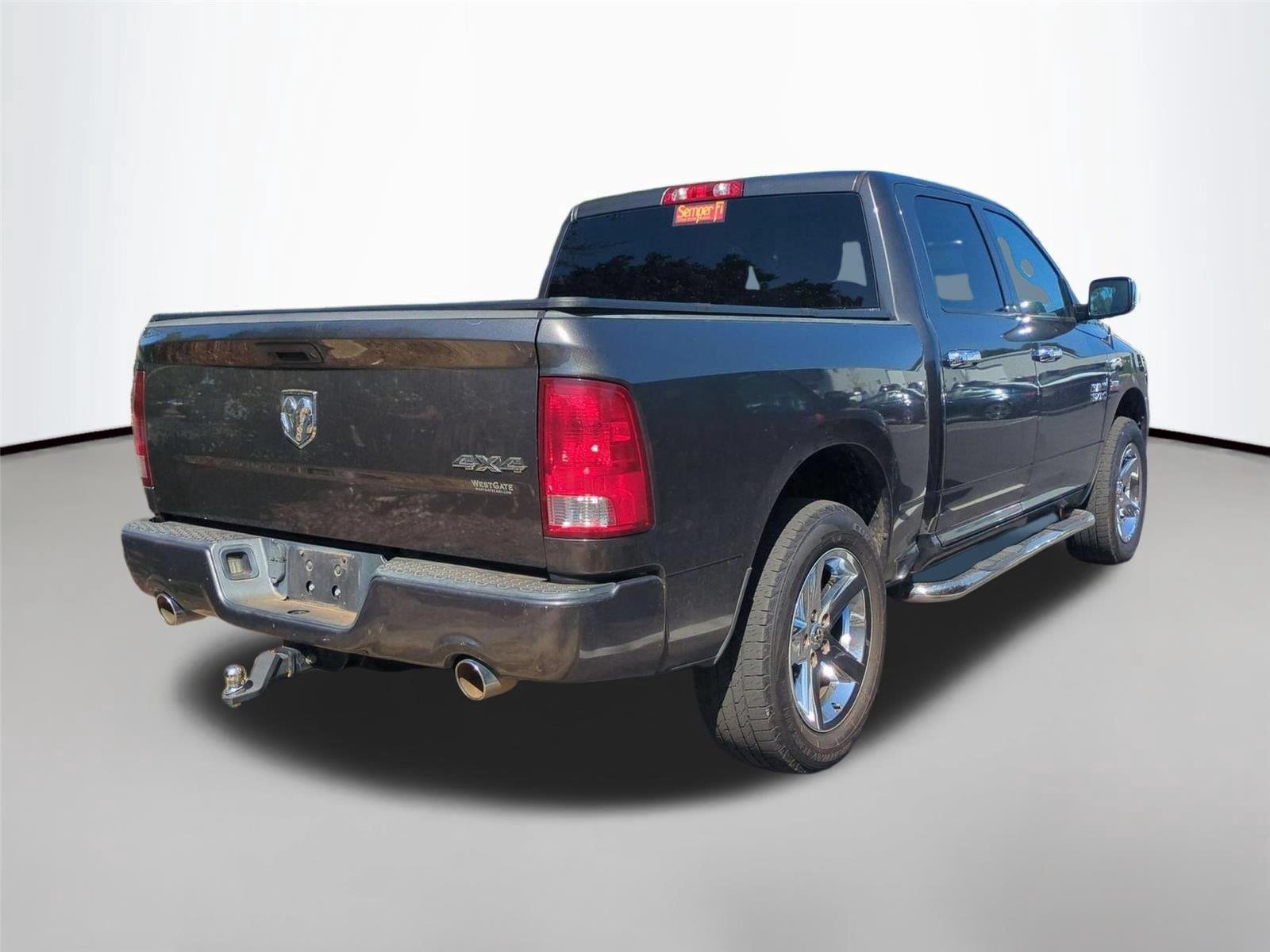 Used 2017 Granite Crystal Metallic Clearcoat Ram Express image 4