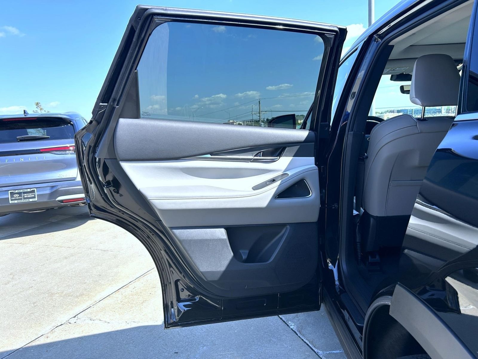 New 2027 MINERAL BLACK INFINITI Luxe AWD image 22