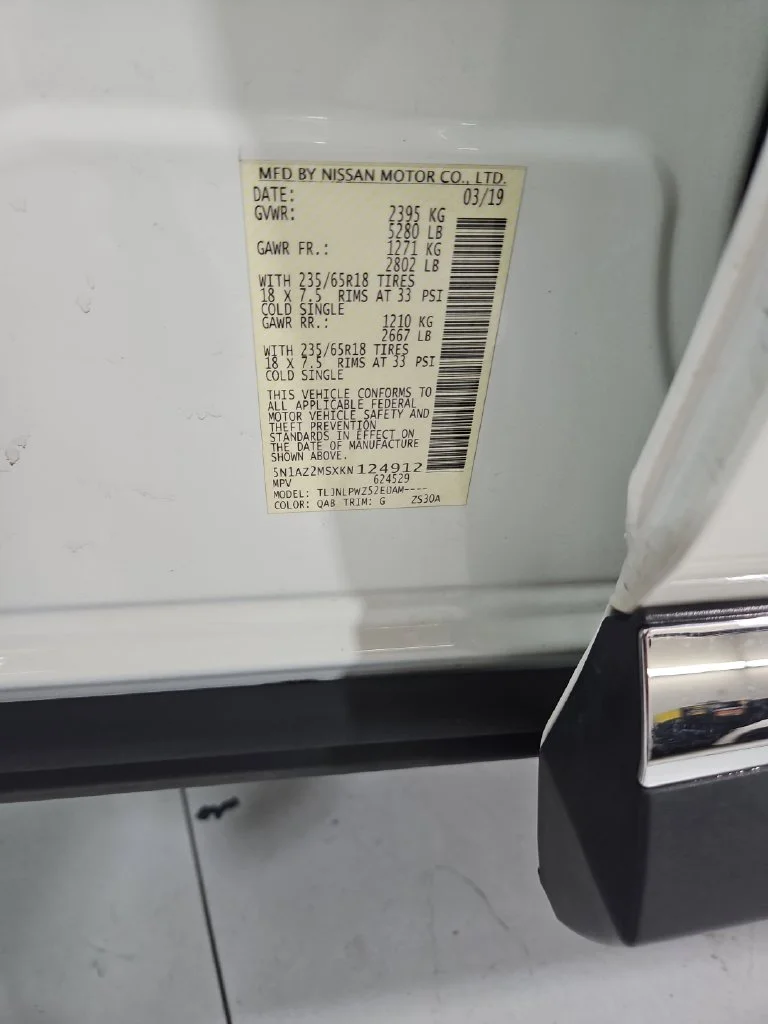 Used 2019 White Nissan S image 29