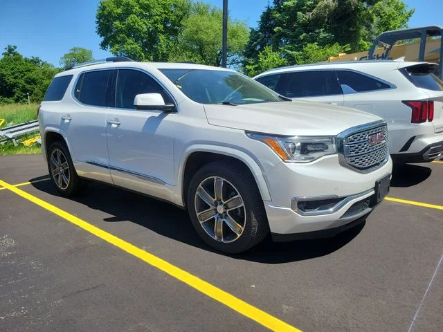 2017 GMC Acadia Denali AWD's photo