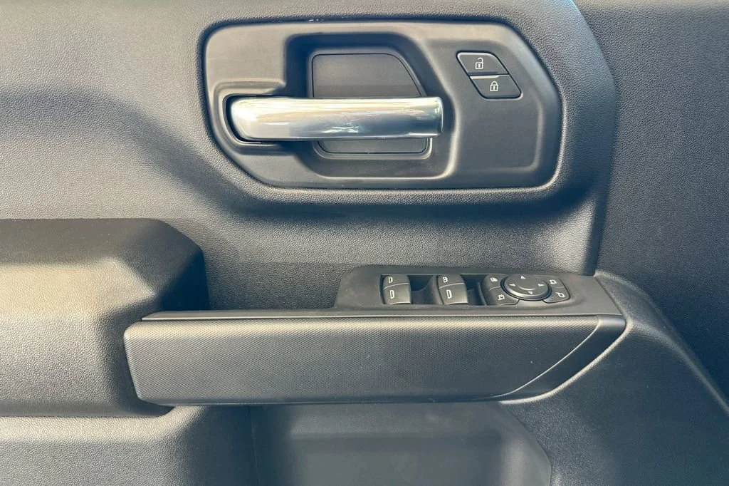 2025 GMC Sierra 3500HD Pro - Photo 9
