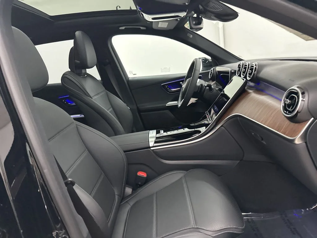 Used 2026 Black Mercedes-Benz GLC 300 image 26