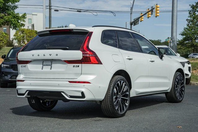 New 2026 Crystal White Volvo Ultra image 4
