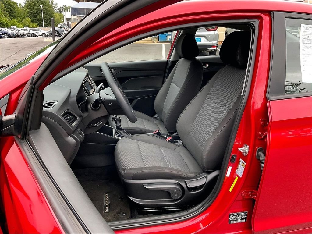 Used 2019 Pomegranate Red Metallic Hyundai SE image 10