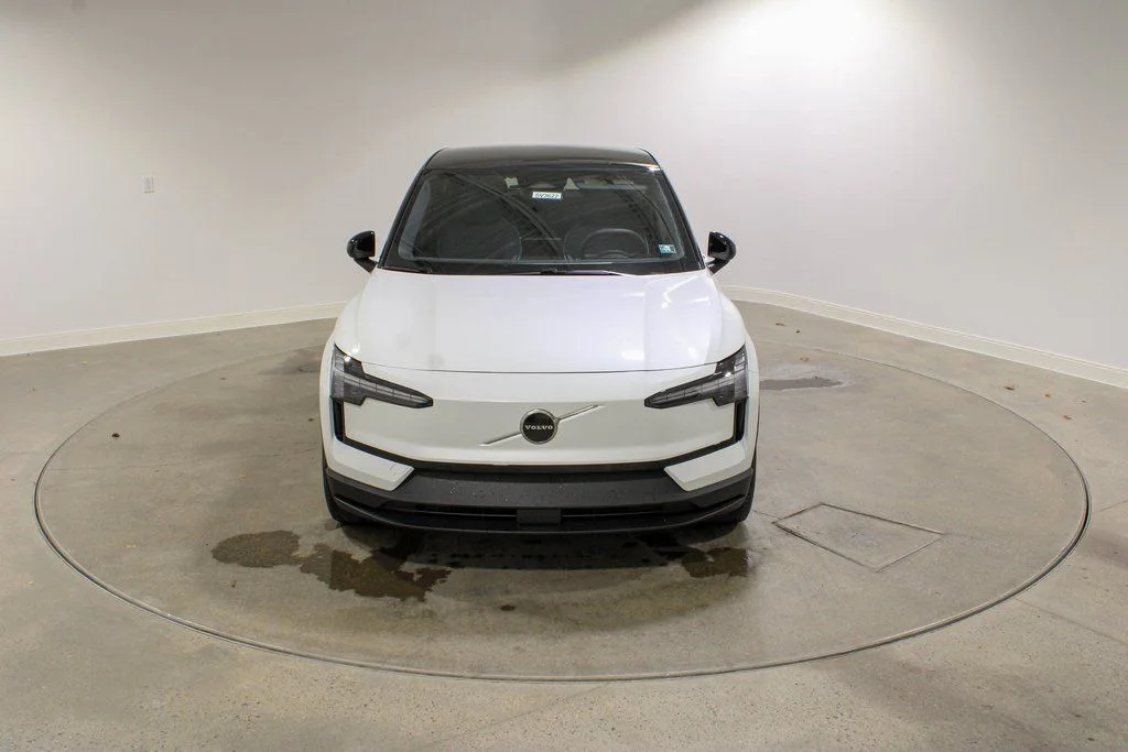 New 2026 Crystal White Volvo Twin Motor Performance Plus image 2