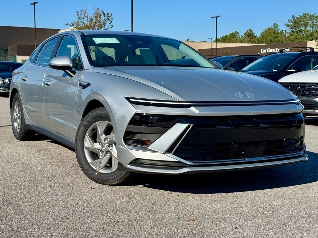 Used 2026 Silver Hyundai SE image 1