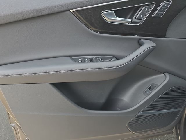 Used 2023  Audi 45 Premium Plus image 31