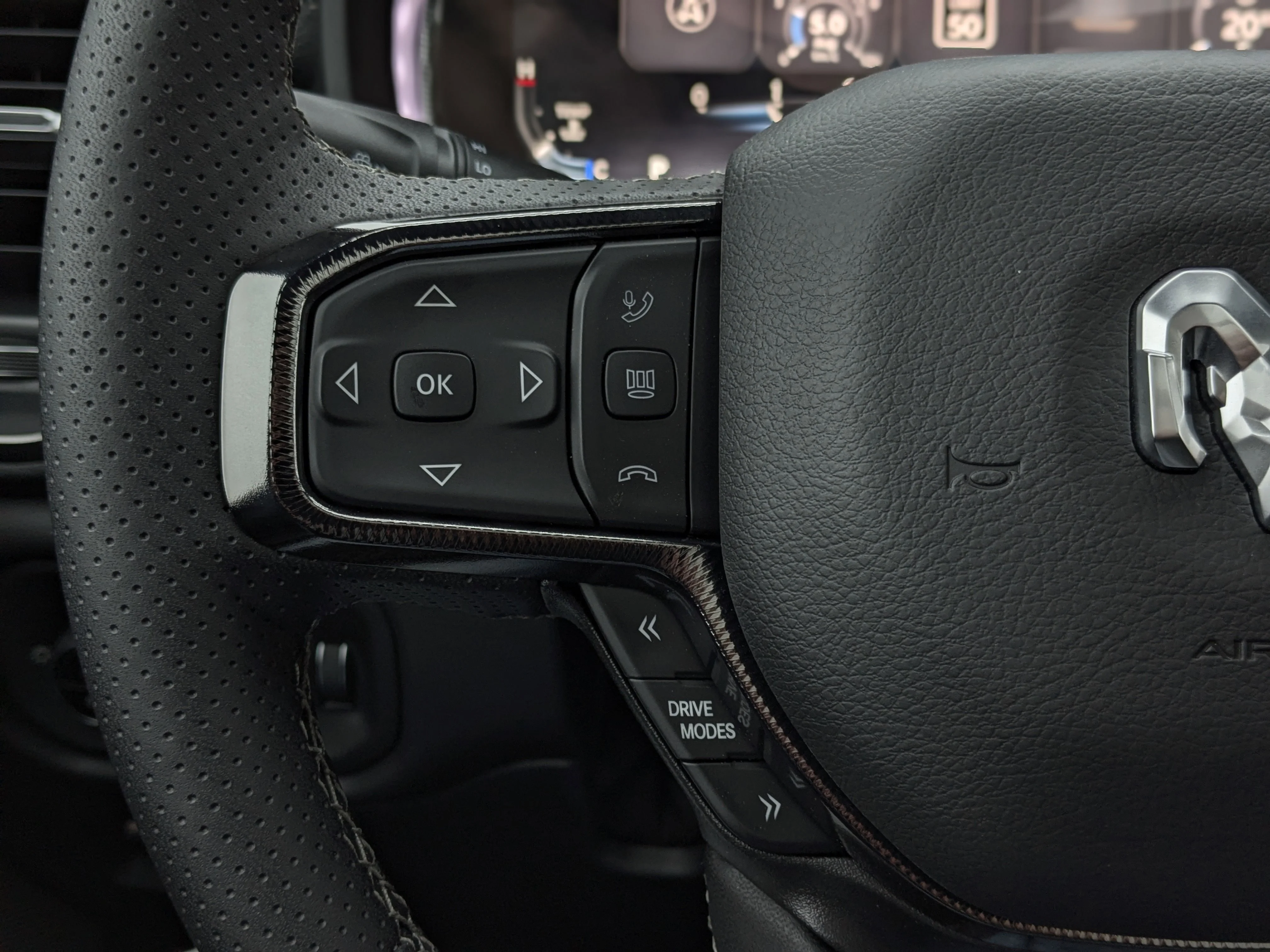 New 2026 Black RAM Sport - - Level 1 Equip Grp - Dual?Pane Panoramic Sunroof - Leather?Faced Bucket Seats - 5.7L image 17