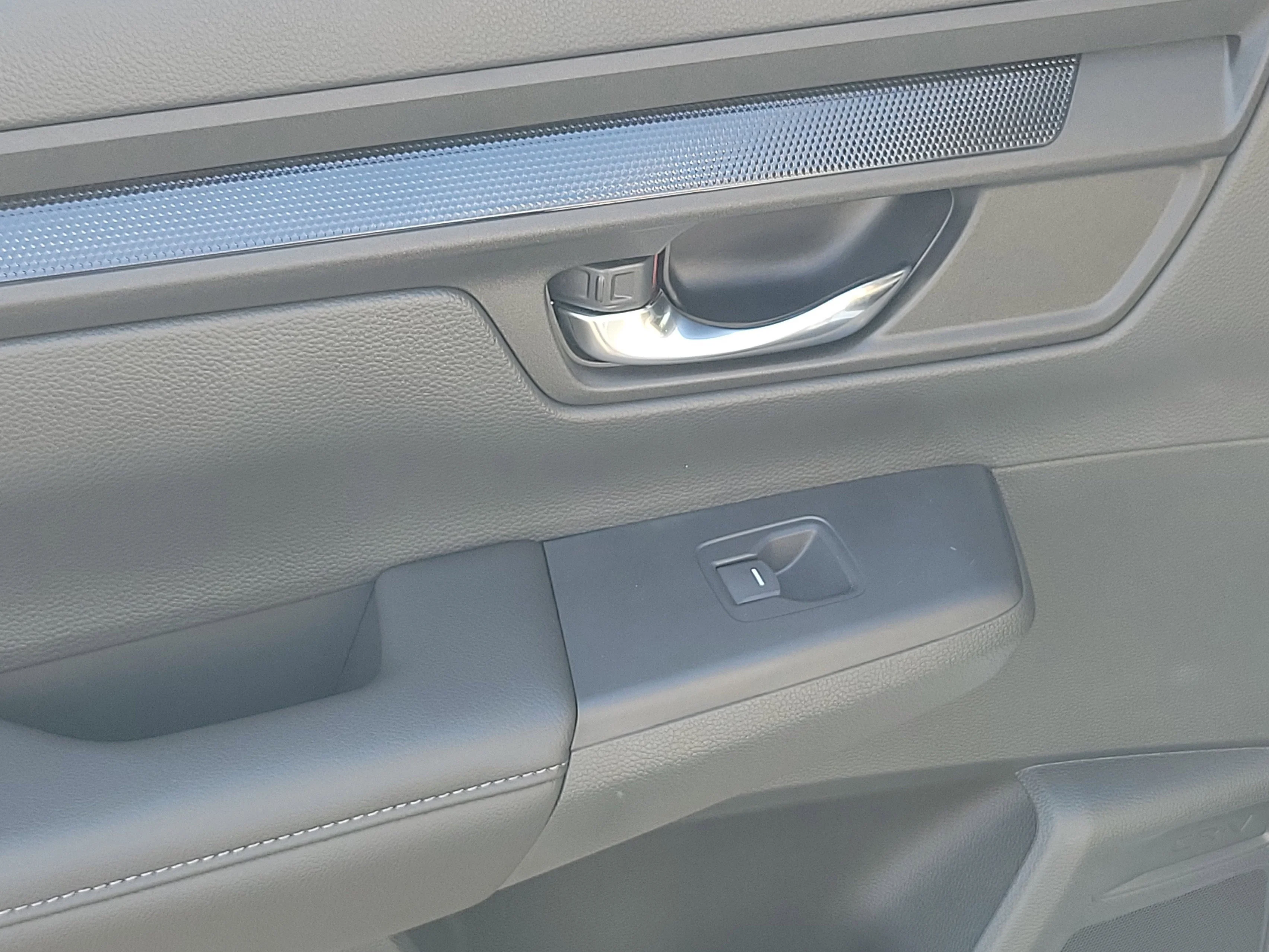 New 2026 Platinum White Pearl Honda LX image 22