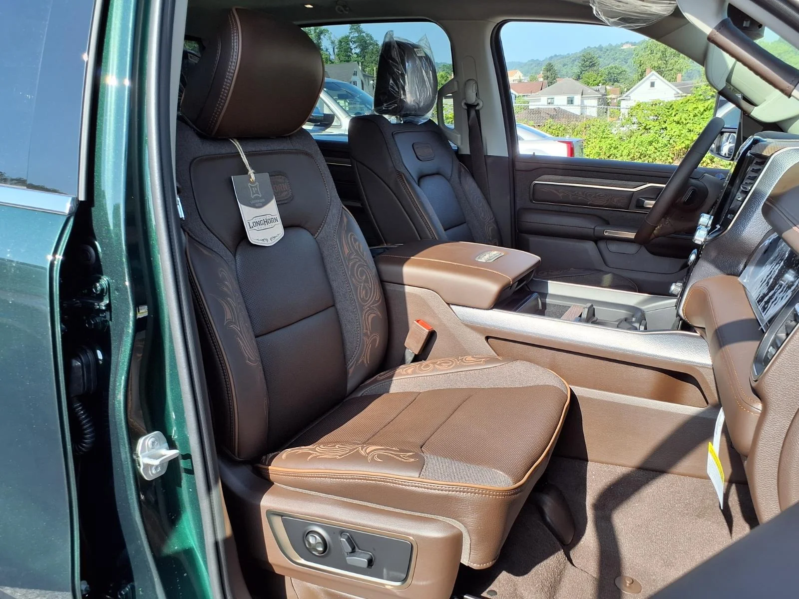 New 2026 Serrano-Green Metallic Exterior Paint RAM Limited image 4