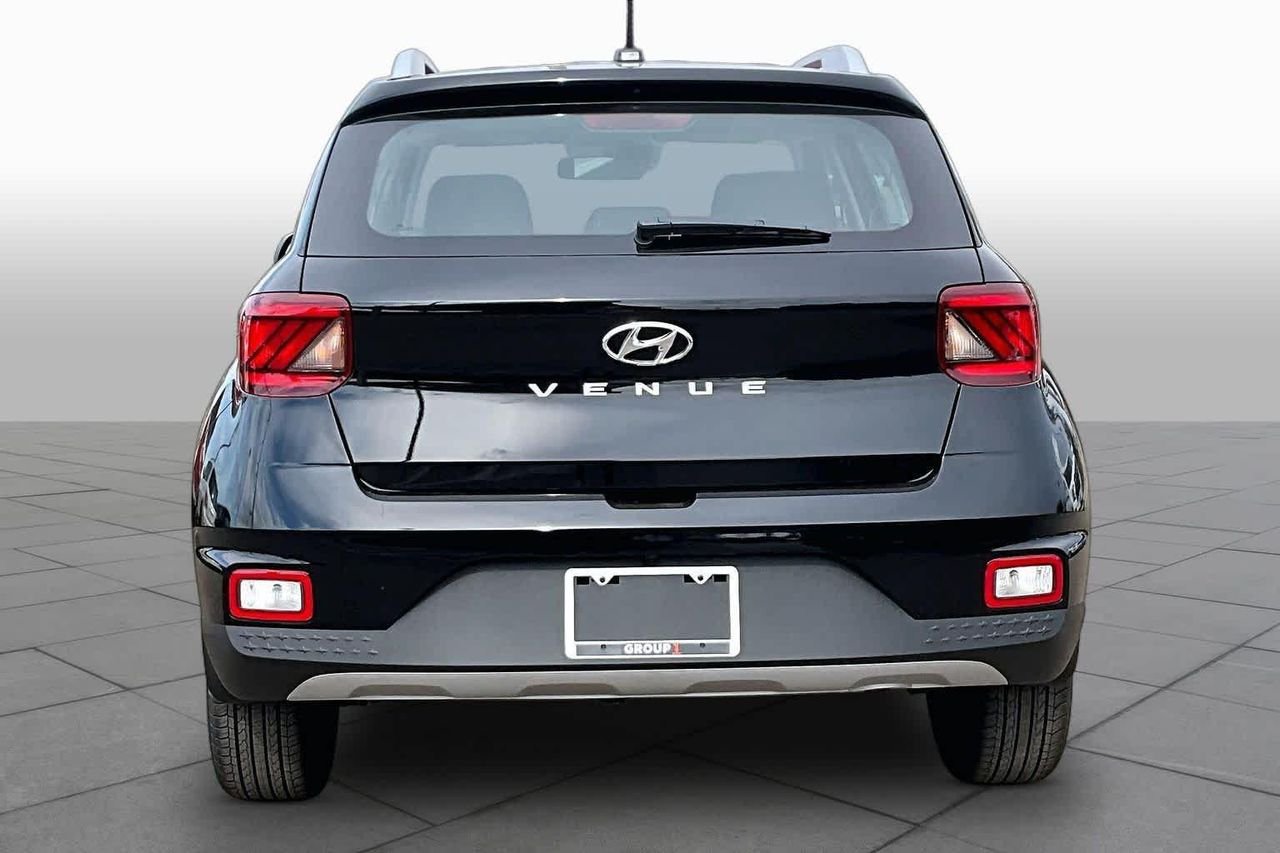 New 2026 Onyx Black Hyundai SEL image 4