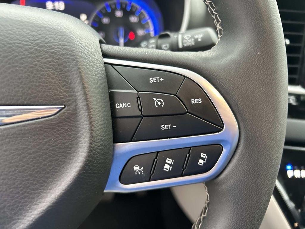 2024 Chrysler Pacifica Touring L - Photo 26