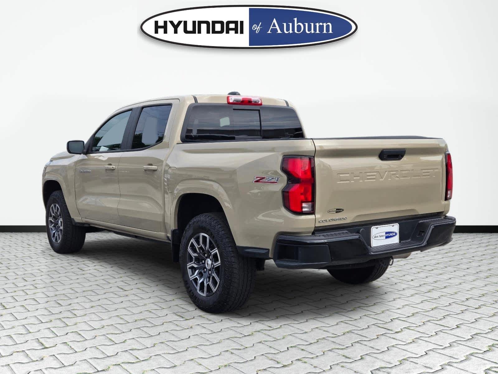 2023 Chevrolet Colorado Z71 - Photo 11