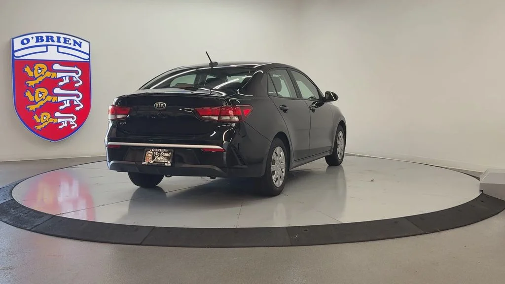 Used 2021 Aurora Black Kia LX image 5