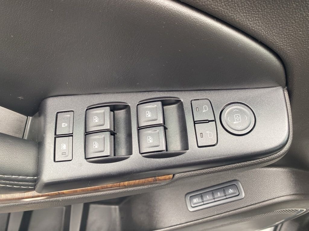 Used 2015 Silver Ice Metallic Chevrolet LT image 11