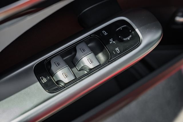 New 2026  Mercedes-Benz C 300 image 39