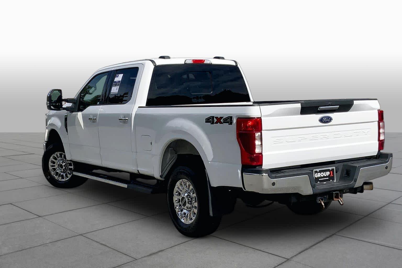 Certified Used 2022 Oxford White Ford XLT image 12