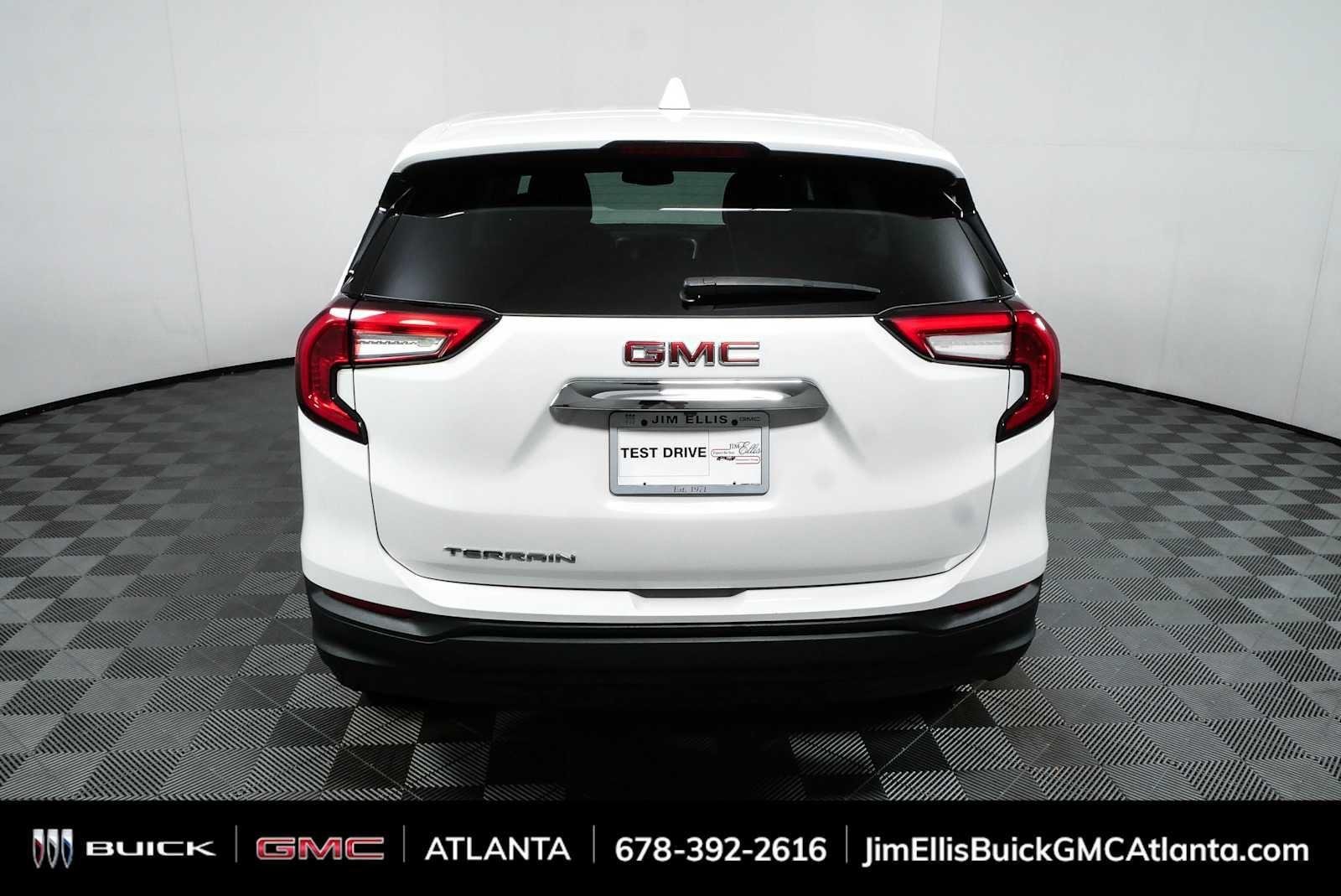 Used 2023 Summit White GMC SLE image 26