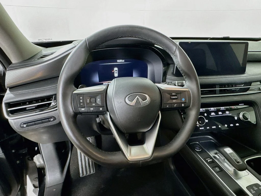 Certified Used 2023 Black INFINITI LUXE image 14