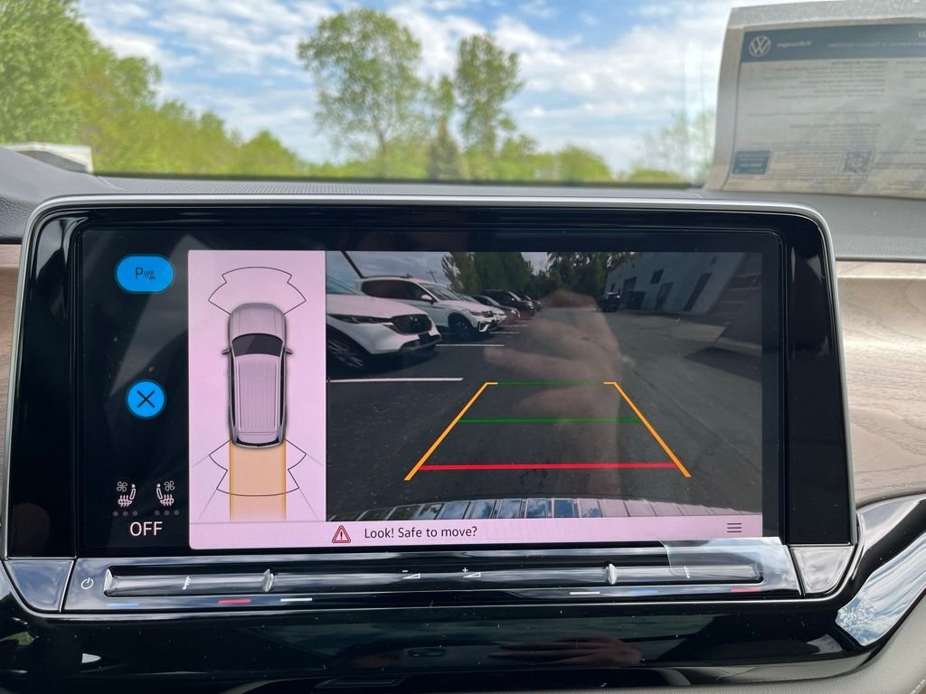 New 2026 Black Volkswagen 2.0T SE w/Technology image 17