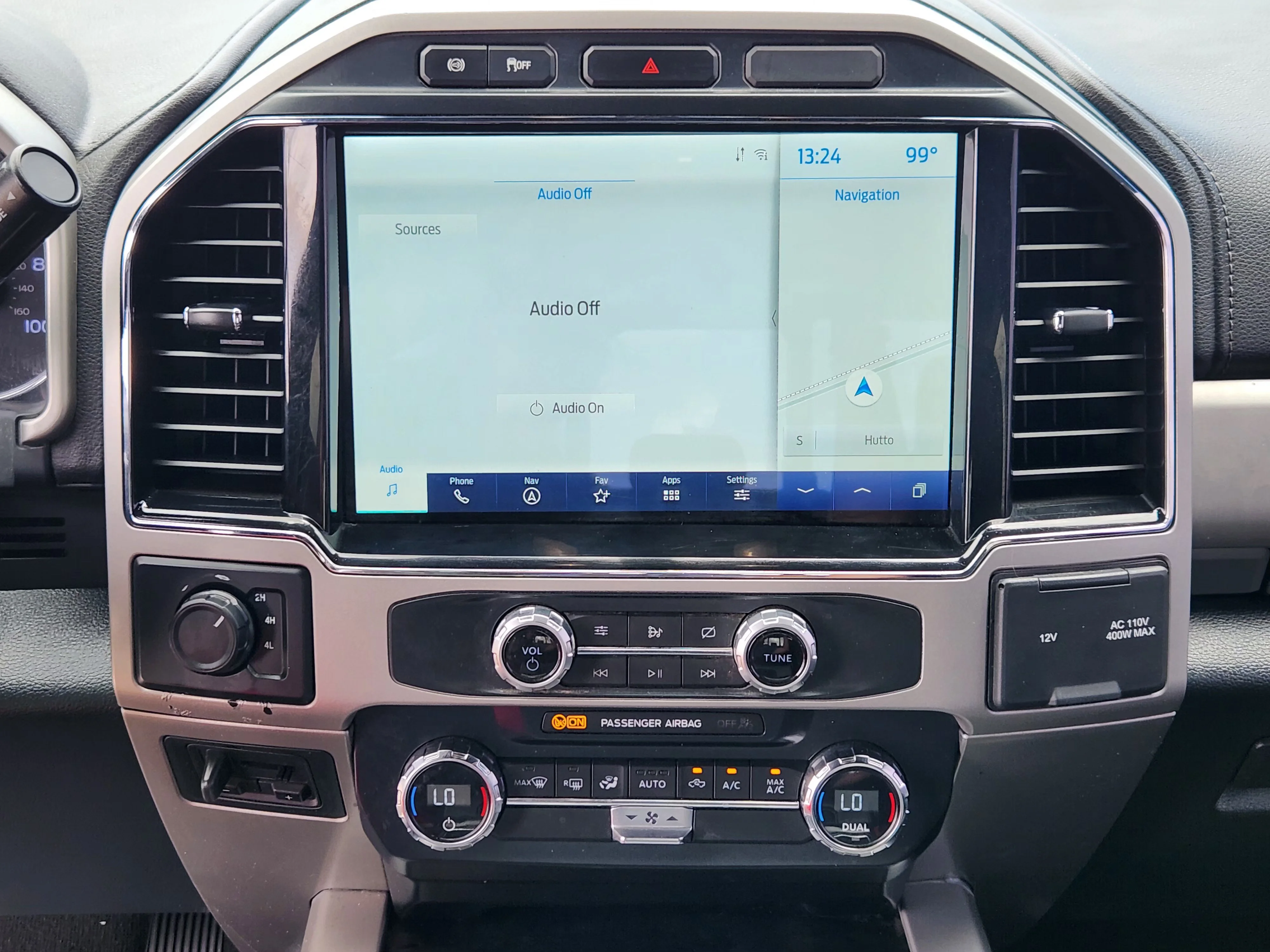Used 2022  Ford XL image 17