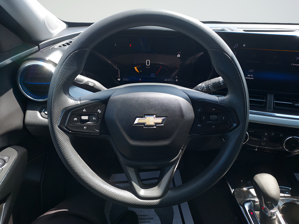 Used 2025 White Chevrolet LT image 10