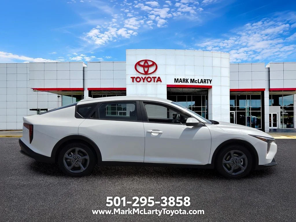 Used 2025 White Kia LXS image 6