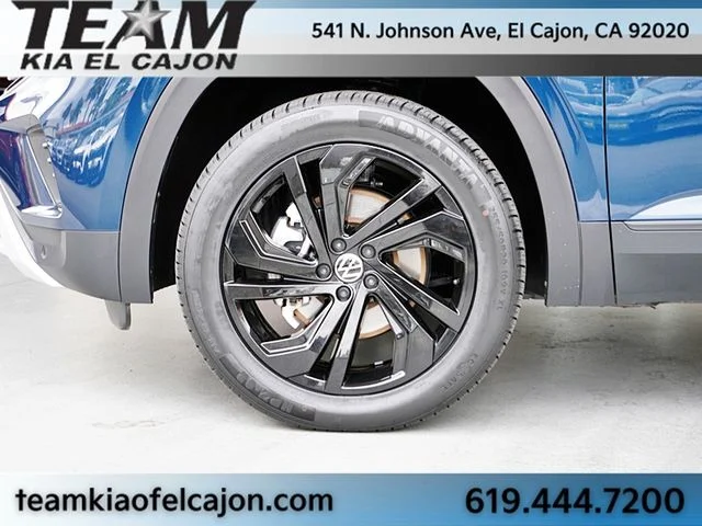Used 2023 Blue Volkswagen 3.6L V6 SE w/Technology image 7