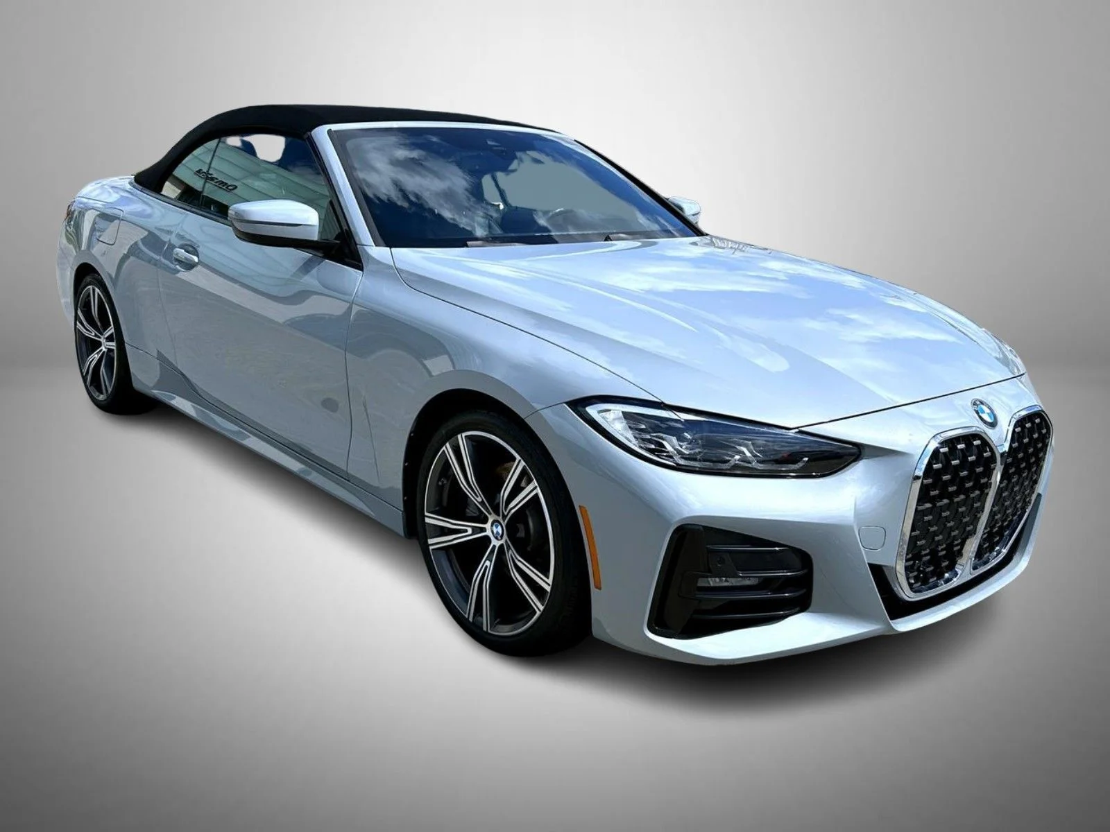 Used 2023 Gray BMW 430i xDrive image 3