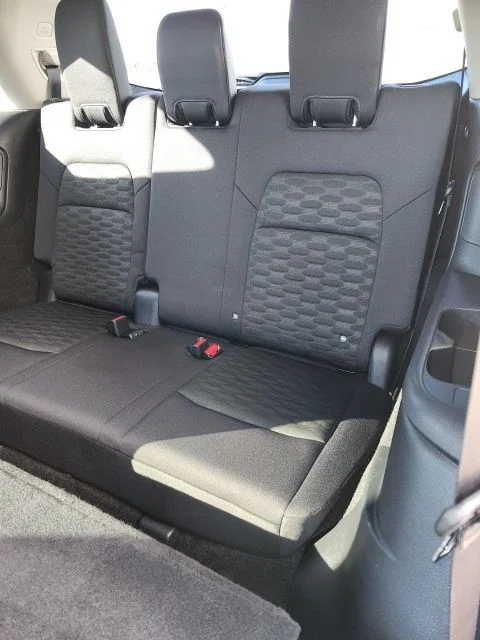2025 Nissan Pathfinder SV - Photo 36