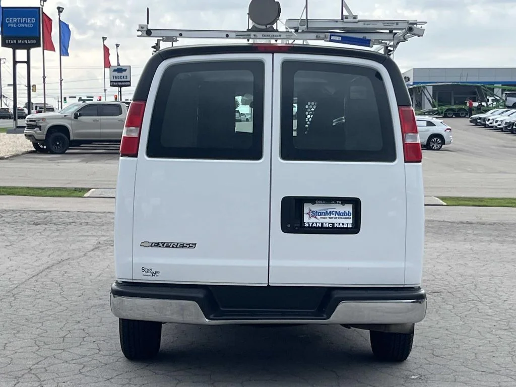 Used 2020 SUMMIT WHITE Chevrolet RWD 2500 Regular Wheelbase WT image 6