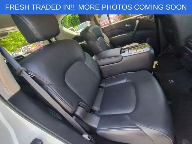 Used 2023 White INFINITI LUXE image 36