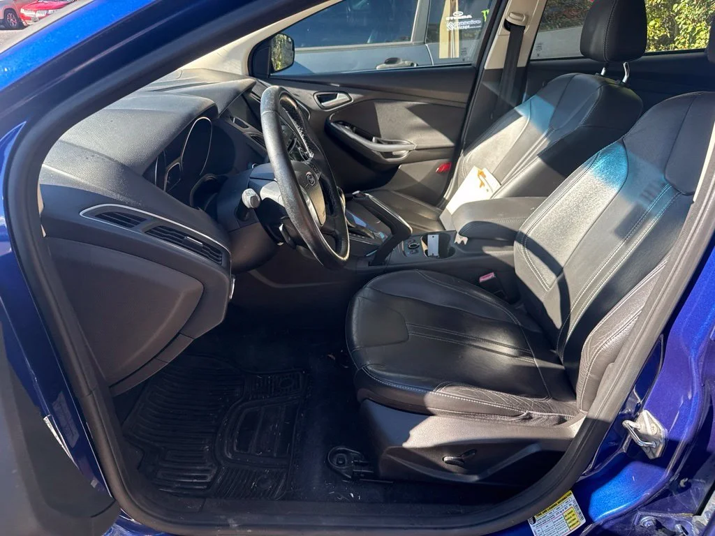 Used 2012 Blue Ford Titanium image 5