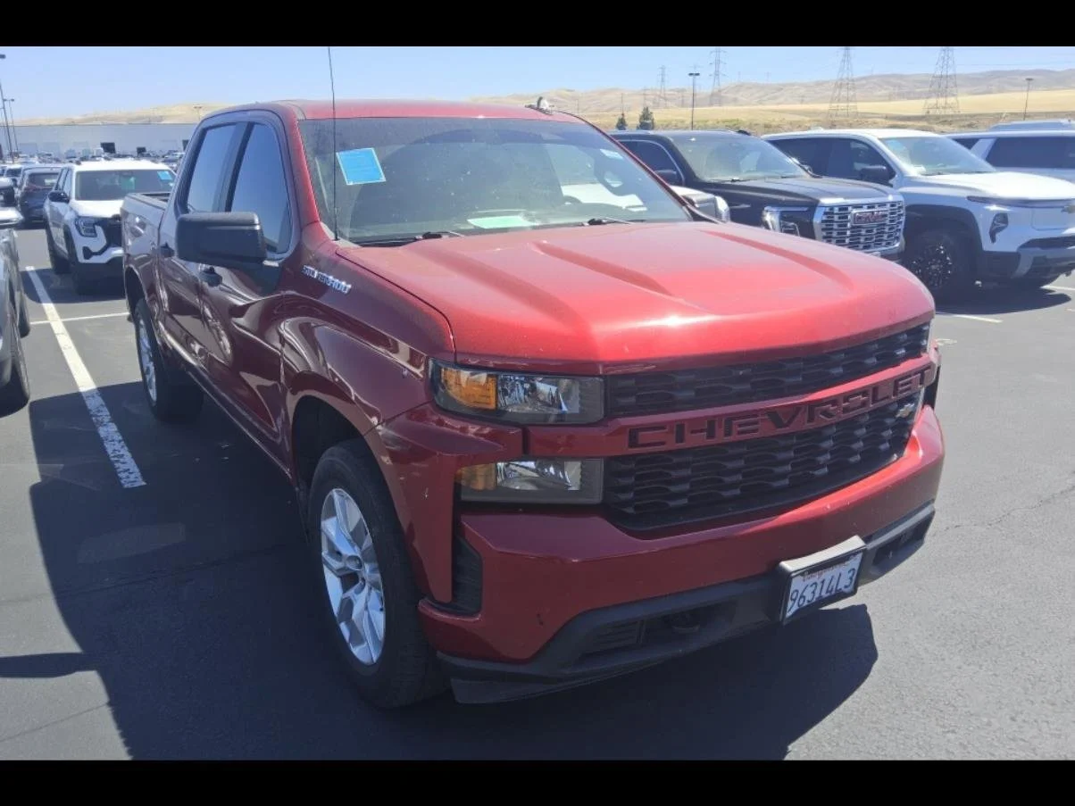 Used 2022 Cherry Red Tintcoat Chevrolet Custom image 4