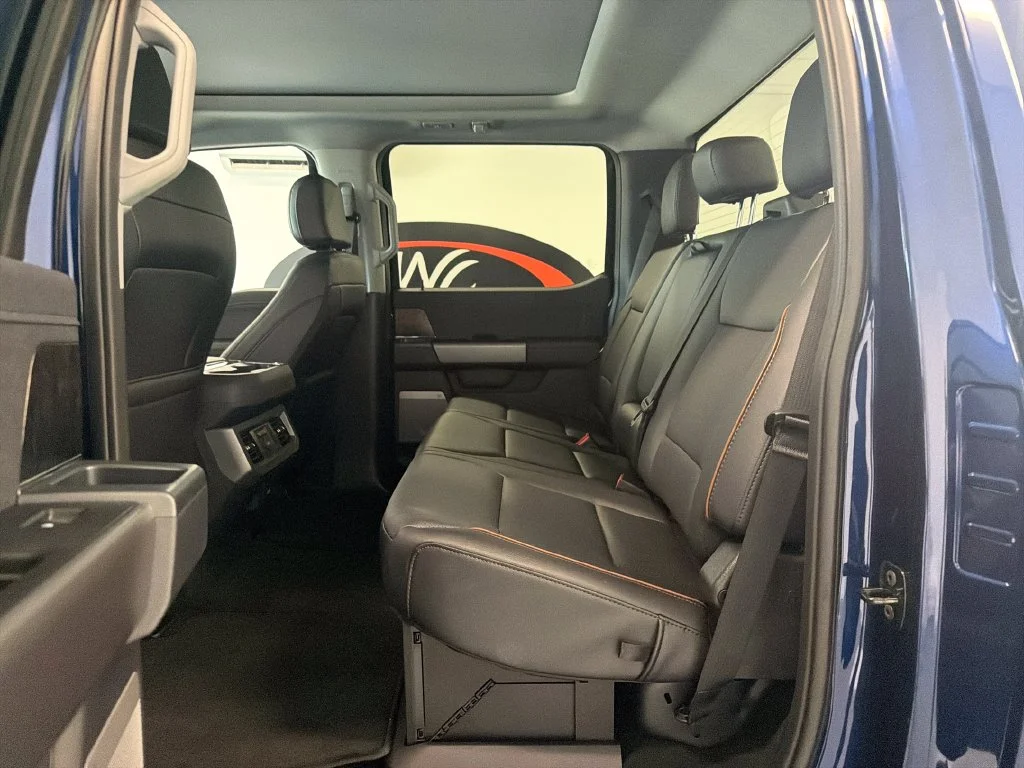Used 2027 Blue Ford Lariat image 14