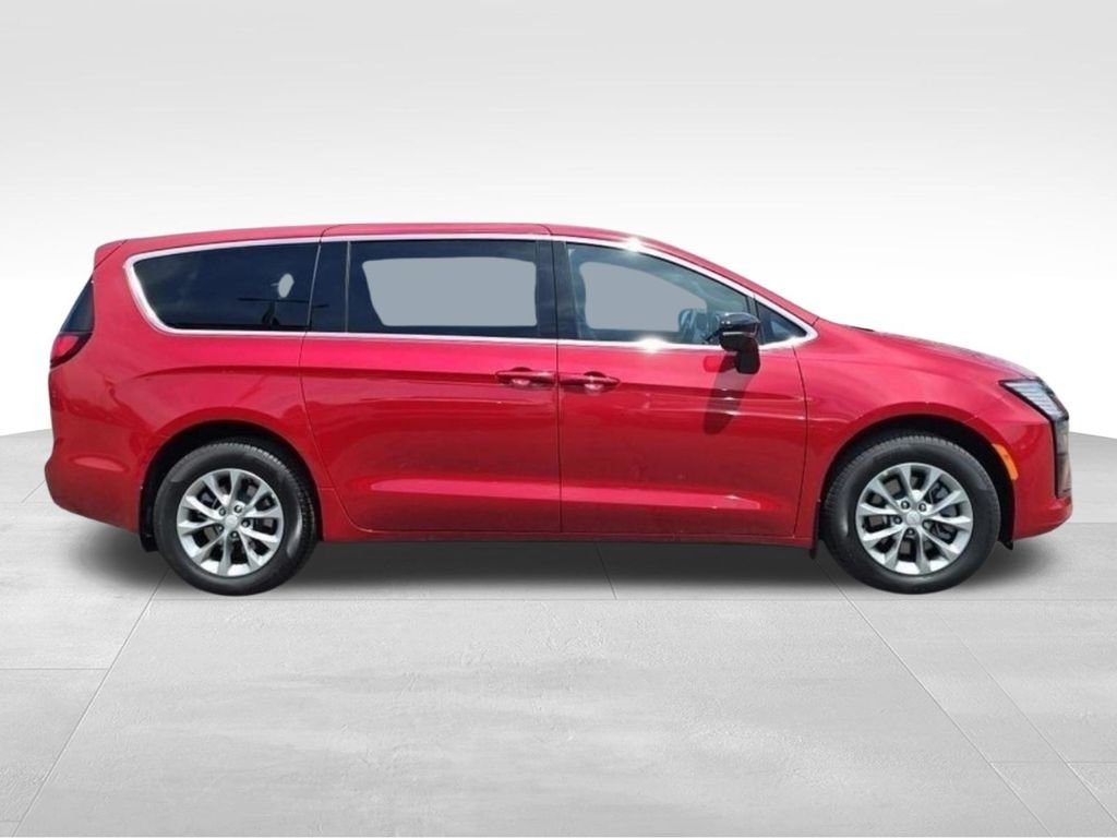 New 2027 Red Hot Pearl-Coat Exterior Paint Chrysler Select image 6