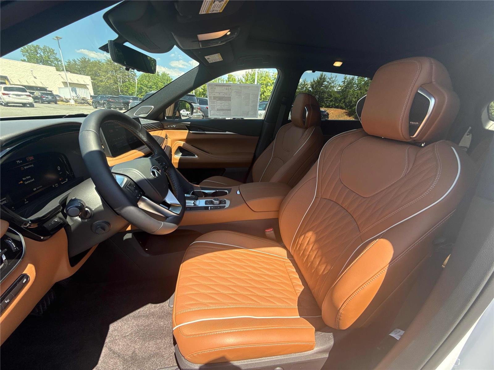 New 2027 2T RAD WHT INFINITI Autograph AWD image 11