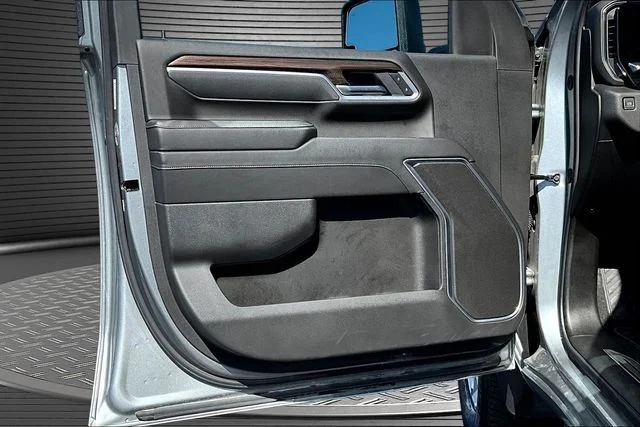 Used 2025 Gray Chevrolet LT image 20
