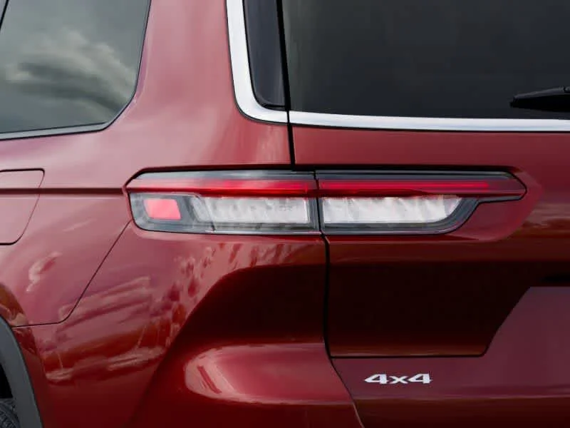 New 2026 Velvet Red Pearl-Coat Exterior Paint Jeep Limited image 9