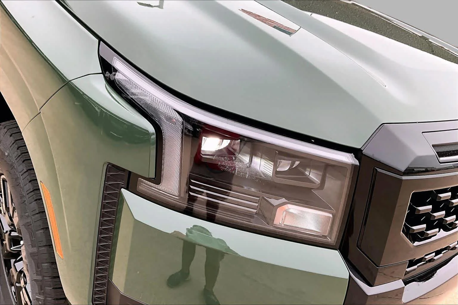 New 2027 Tactical Green Metallic Nissan SV image 13
